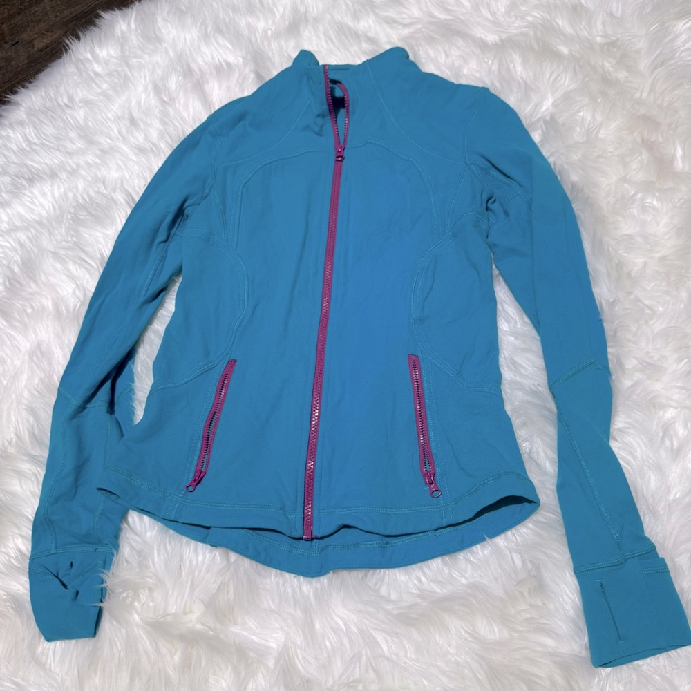 ⬇️$35 Lululemon blue zip up sweater‎ size 8